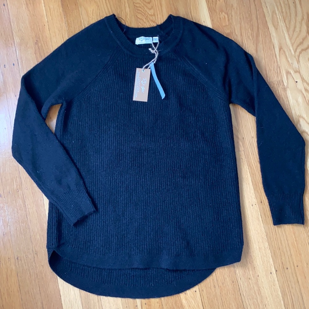 New with tags - RD Style Rowca Recycled Crew Neck Pullover, Black, Size M